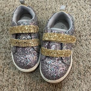 Toddle shoes